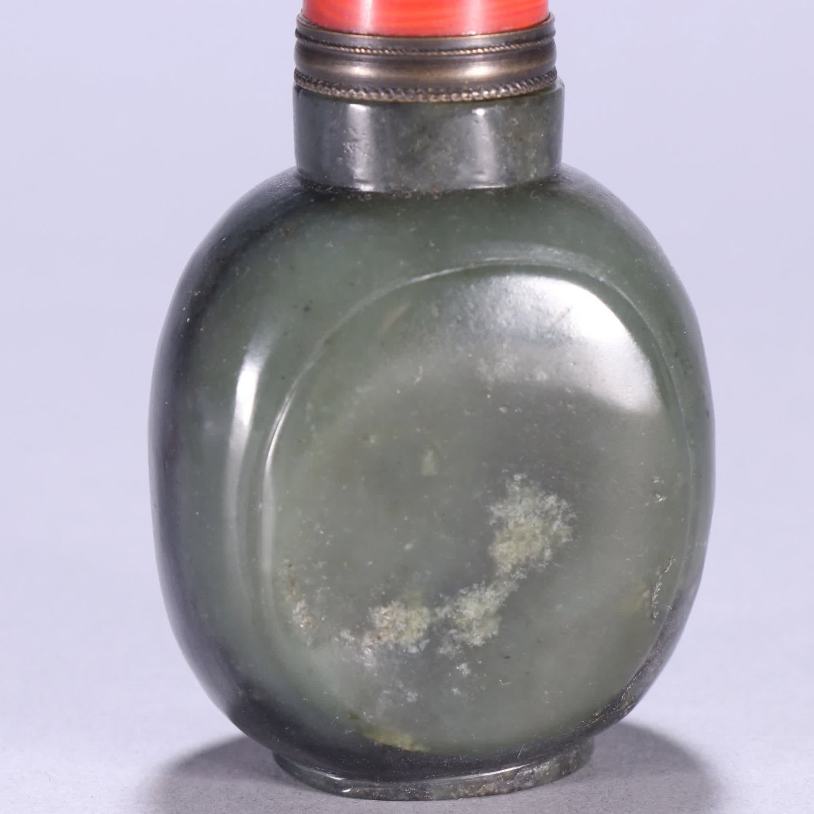 A jade snuff bottle - 2
