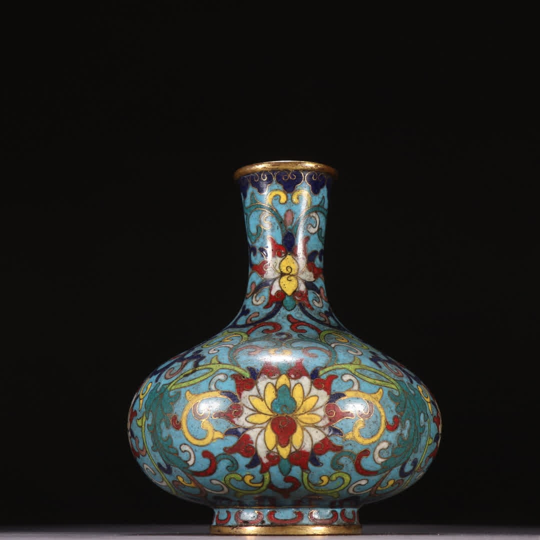 A Qing Dynasty copper gilt cloisonne lotus appreciation vase: Qing Dynasty gilt bronze cloisonne lotus appreciation vase SIZE: H:12.1cm W:10.5cm W:422.7g (The Dimensions Of All Batches Are Manually Measured.If You Need More Detailed Information, Please Contact O