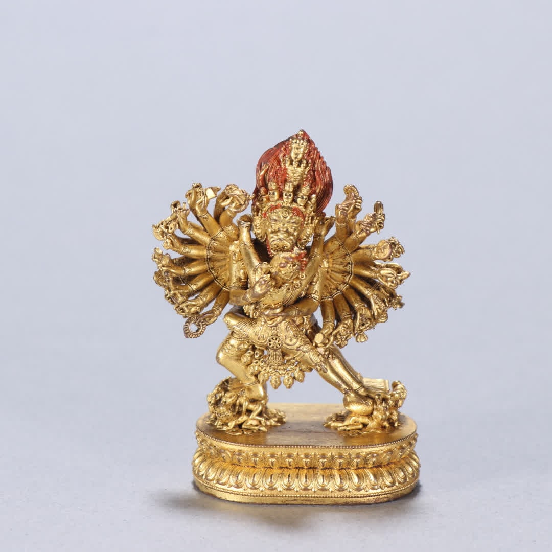 One gilded bronze Shengling Vajra: Gilt bronze surpasses the Joyful Vajra SIZE: H:5.7cm W:4cm W:63.7g (The Dimensions Of All Batches Are Manually Measured.If You Need More Detailed Information, Please Contact Our Customer Service Befor