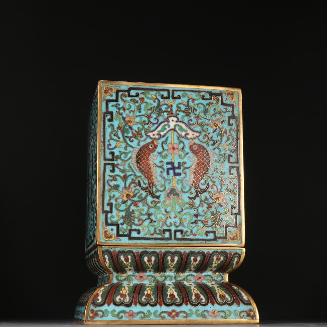 A Qing Dynasty bronze gilt cloisonne double-fish pattern seal box: Qing Dynasty Gilt Cloisonne Double Fish Pattern Seal Box SIZE: H:18.5cm W:13.2cm W:2104.5g (The Dimensions Of All Batches Are Manually Measured.If You Need More Detailed Information, Please Contact Ou