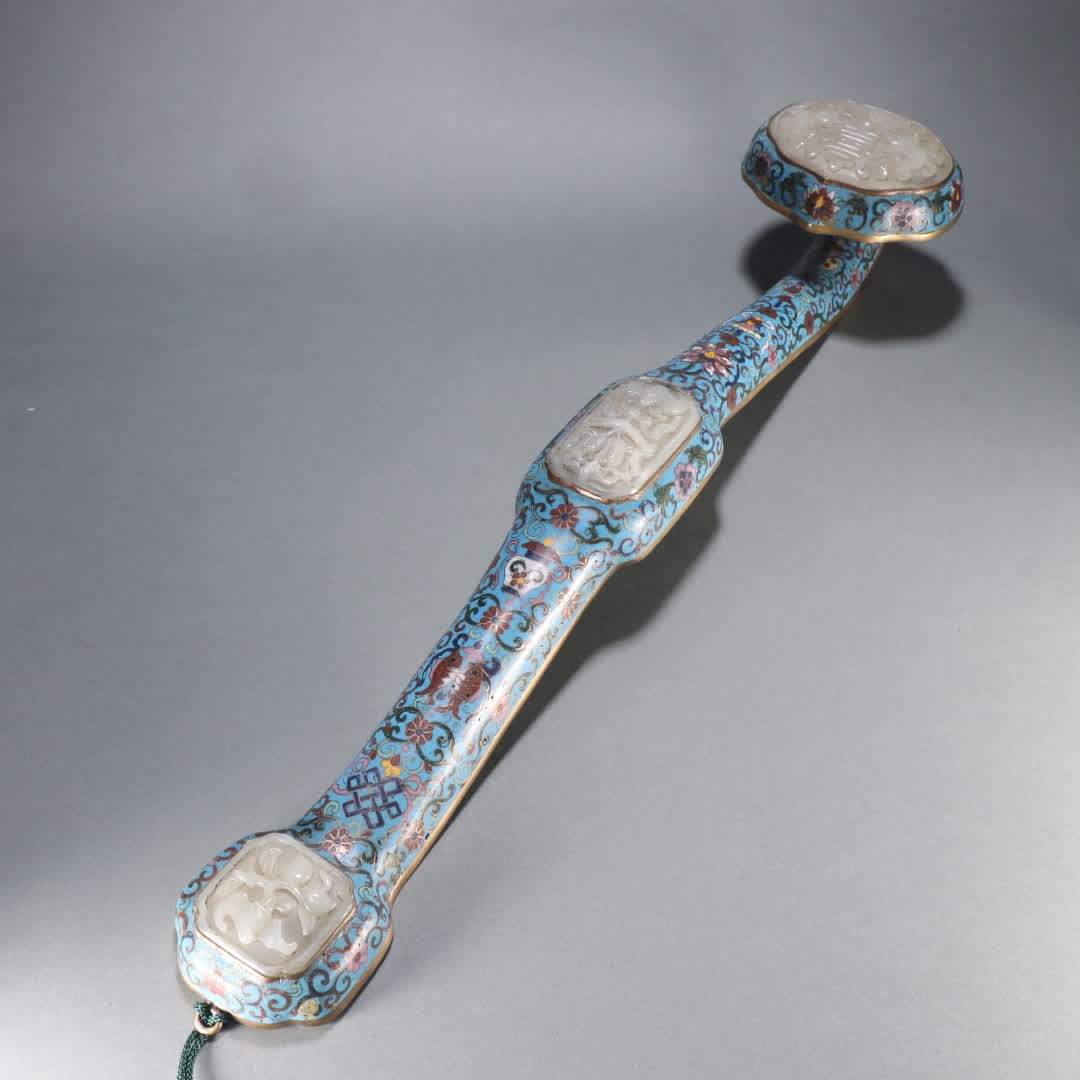 A Qing Dynasty bronze gilt cloisonne inlaid with Hetian jade double fish pattern Ruyi handle: Qing Dynasty bronze gilt cloisonne inlaid with Hetian jade double fish pattern Ruyi handle SIZE: L:55cm W:12cm W:1436.2g (The Dimensions Of All Batches Are Manually Measured.If You Need More Detailed
