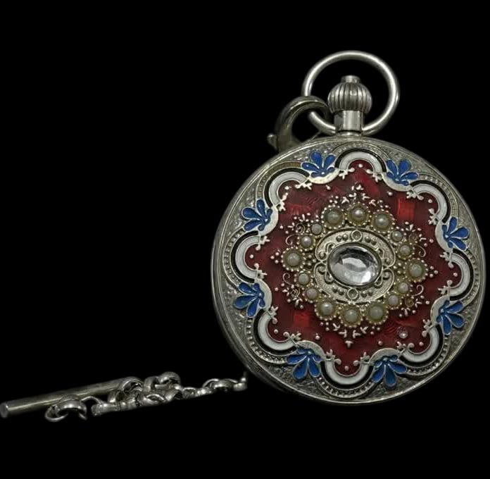 A late Qing dynasty double-open pocket watch: In the late Qing dynasty, I open my pocket watch in pairs SIZE: D:55mm (The Dimensions Of All Batches Are Manually Measured.If You Need More Detailed Information, Please Contact Our Customer Service B