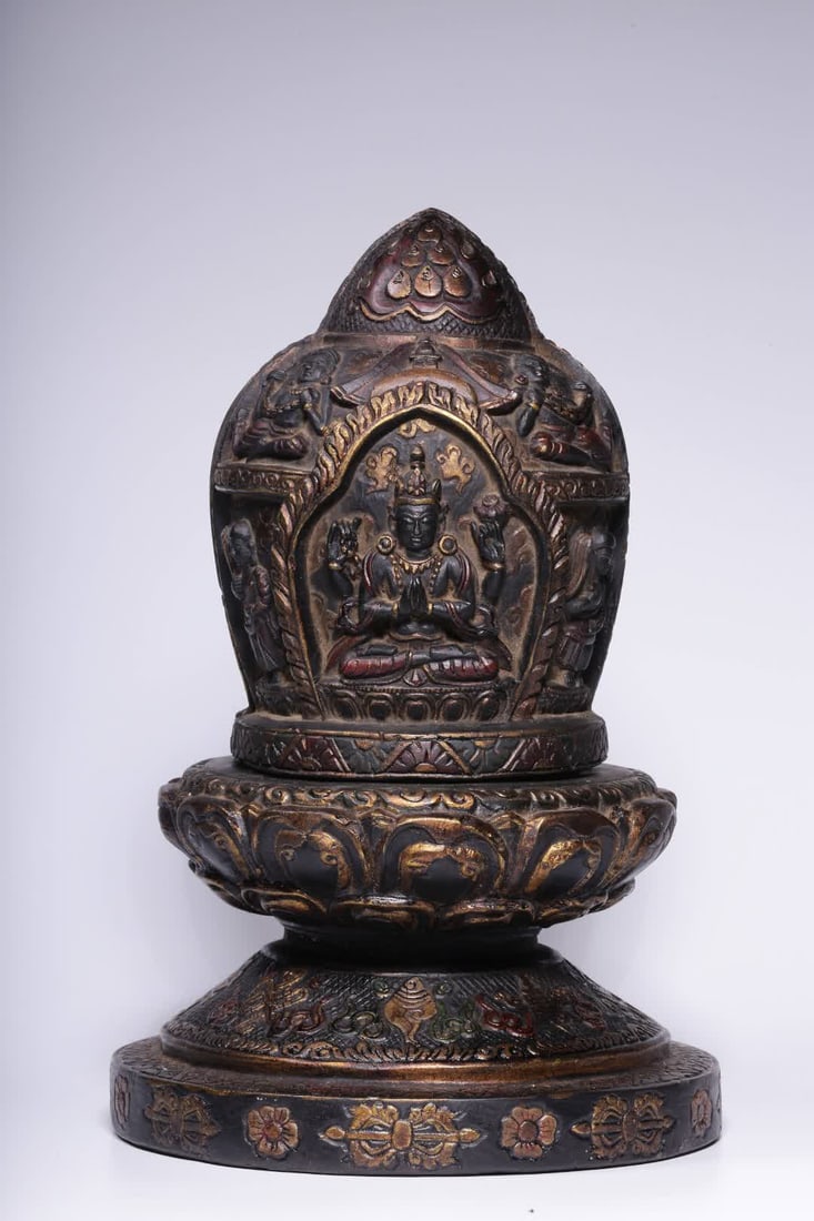 A Qing Dynasty black stone lacquered gold Sakya Sanxing: Qing Dynasty Black Stone Lacquered Gold Sakya Three Foundations SIZE: H: 24.5cm, Diameter: 15.5cm, W: 4653g (The Dimensions Of All Batches Are Manually Measured.If You Need More Detailed Information, 