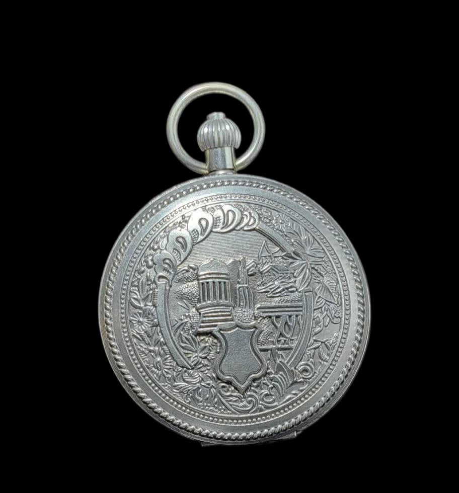 A late Qing dynasty double-open pocket watch: In the late Qing dynasty, I open my pocket watch in pairs SIZE: D:55mm (The Dimensions Of All Batches Are Manually Measured.If You Need More Detailed Information, Please Contact Our Customer Service B