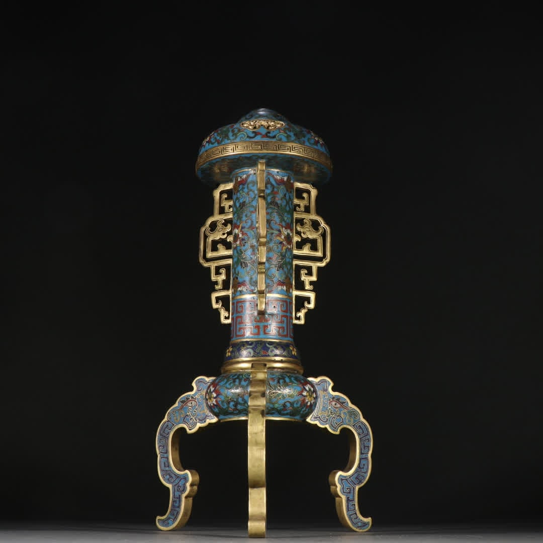 A Qing Dynasty copper gilt cloisonne with lotus pattern hat stand: Qing Dynasty bronze gilt cloisonne lotus pattern hat stand SIZE: H:29.2cm W:14.6cm W:1549g (The Dimensions Of All Batches Are Manually Measured.If You Need More Detailed Information, Please Contact Ou
