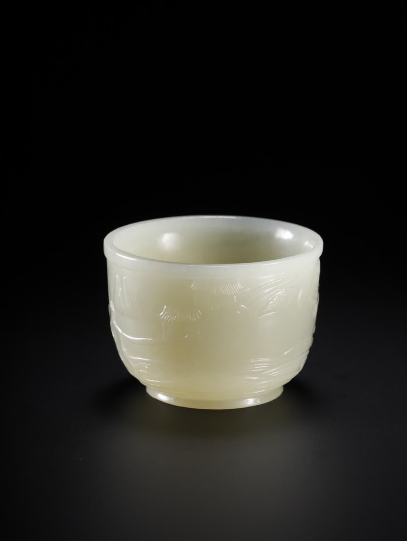 A Hetian jade Taibai Drunken Jade Cup (1 of 9)