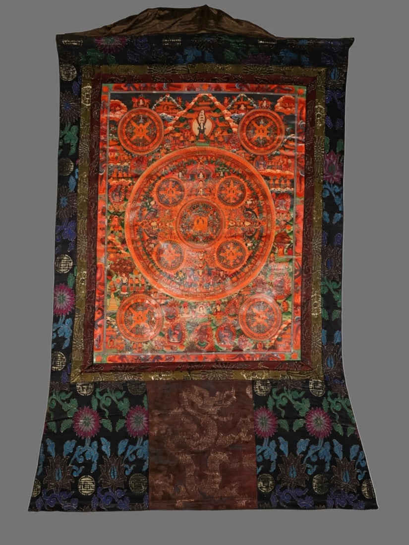 A Qing Dynasty mandala thangka: Qing Dynasty Mandala Thangka SIZE: H:131cm W:98.5cm (The Dimensions Of All Batches Are Manually Measured.If You Need More Detailed Information, Please Contact Our Customer Service Before Bidding.)