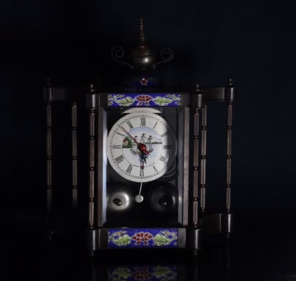 A late Qing Dynasty double-bell clock: Late Qing Dynasty Double-Bell Clock SIZE: L:24cm H:17cm W:10cm (The Dimensions Of All Batches Are Manually Measured.If You Need More Detailed Information, Please Contact Our Customer Service Before Bi