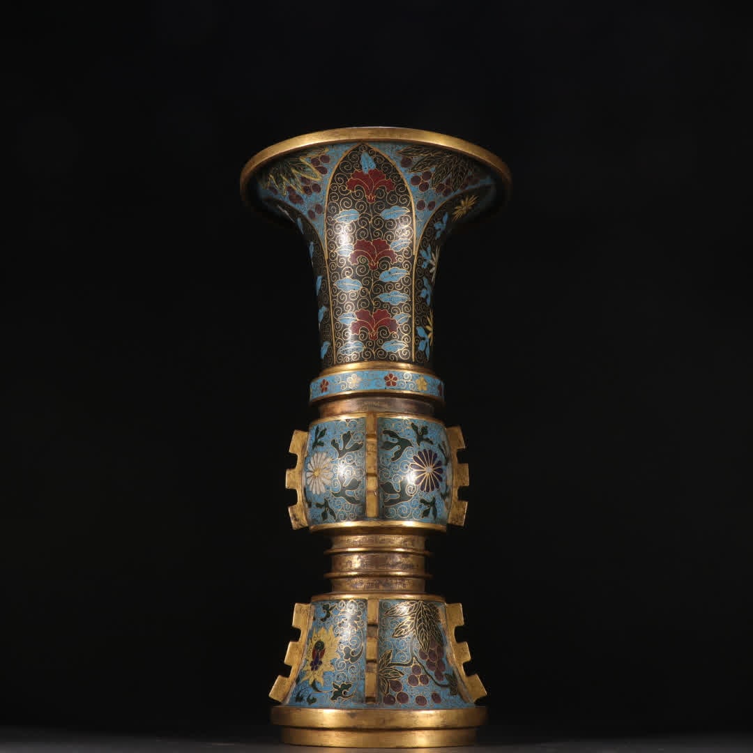A Ming Dynasty gilt bronze cloisonne flower gu: Ming Dynasty: Gilt bronze cloisonne flower gu SIZE: H:30.5cm W:15.5cm W:2210.5g (The Dimensions Of All Batches Are Manually Measured.If You Need More Detailed Information, Please Contact Our Customer 