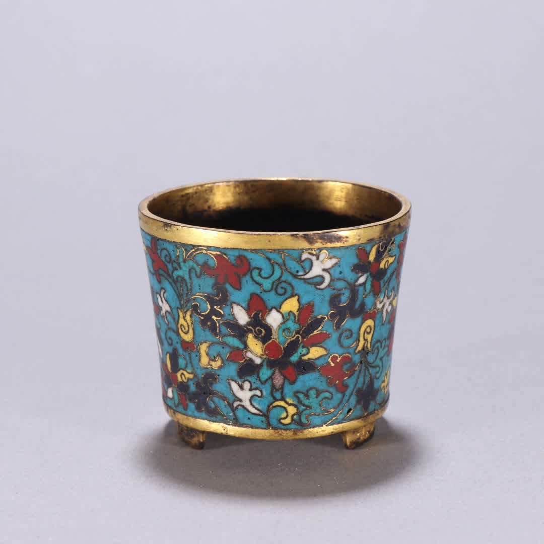 A Qing Dynasty copper gilt cloisonne incense burner with entwined lotus lotus patterns: Qing Dynasty Copper Gilded Cloisonne Incense Burner, Lotus Pattern SIZE: H:5.2cm W:5.9cm W:104.4g (The Dimensions Of All Batches Are Manually Measured.If You Need More Detailed Information, Please Con