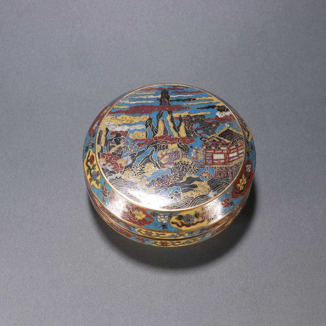 A Ming Dynasty gilt bronze cloisonne landscape pavilion lid box: Ming Dynasty gilt bronze cloisonne landscape pavilion cover box SIZE: H:5.9cm W:13.3cm W:773.7g (The Dimensions Of All Batches Are Manually Measured.If You Need More Detailed Information, Please Conta