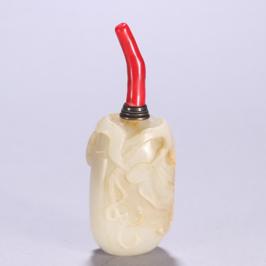 One piece: Hetian jade seed material Fugua snuff bottle: Hetian Jade Seed Material Fugua Snuff Bottle SIZE: H:10cm W:3.5cm W:81.5g (The Dimensions Of All Batches Are Manually Measured.If You Need More Detailed Information, Please Contact Our Customer Servic