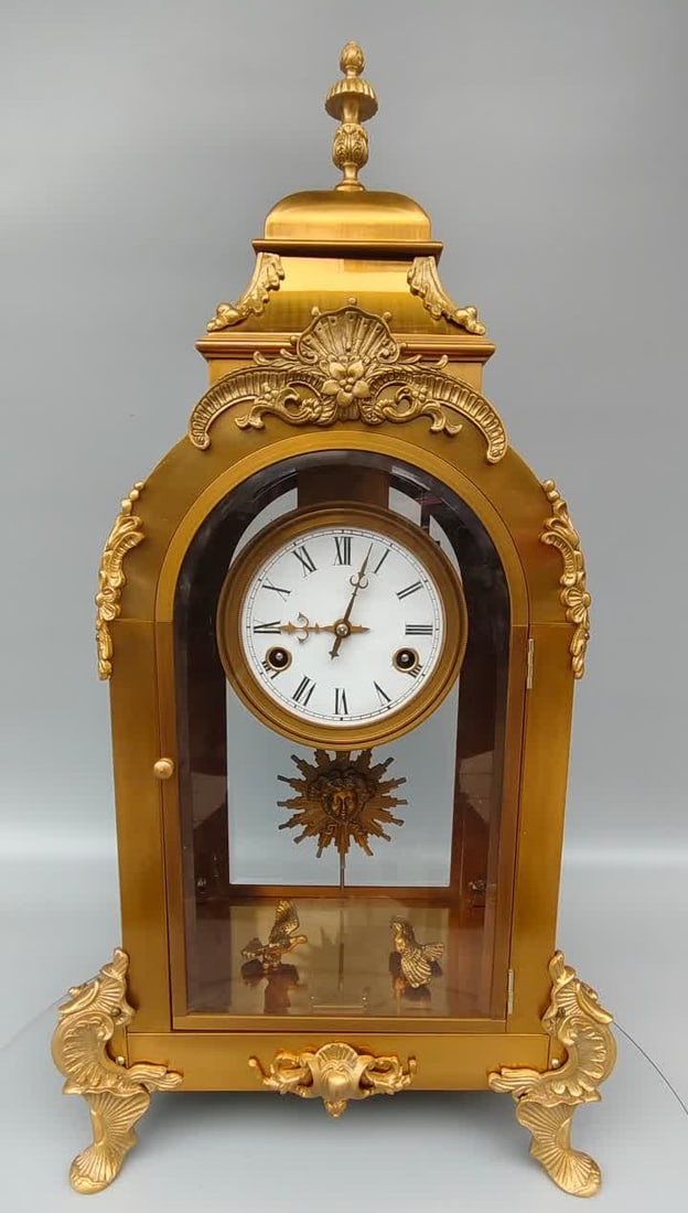 A late Qing dynasty gilt bronze French hand clock: Late Qing dynasty gilt bronze French table clock SIZE: 61x30x20cm (The Dimensions Of All Batches Are Manually Measured.If You Need More Detailed Information, Please Contact Our Customer Service Before