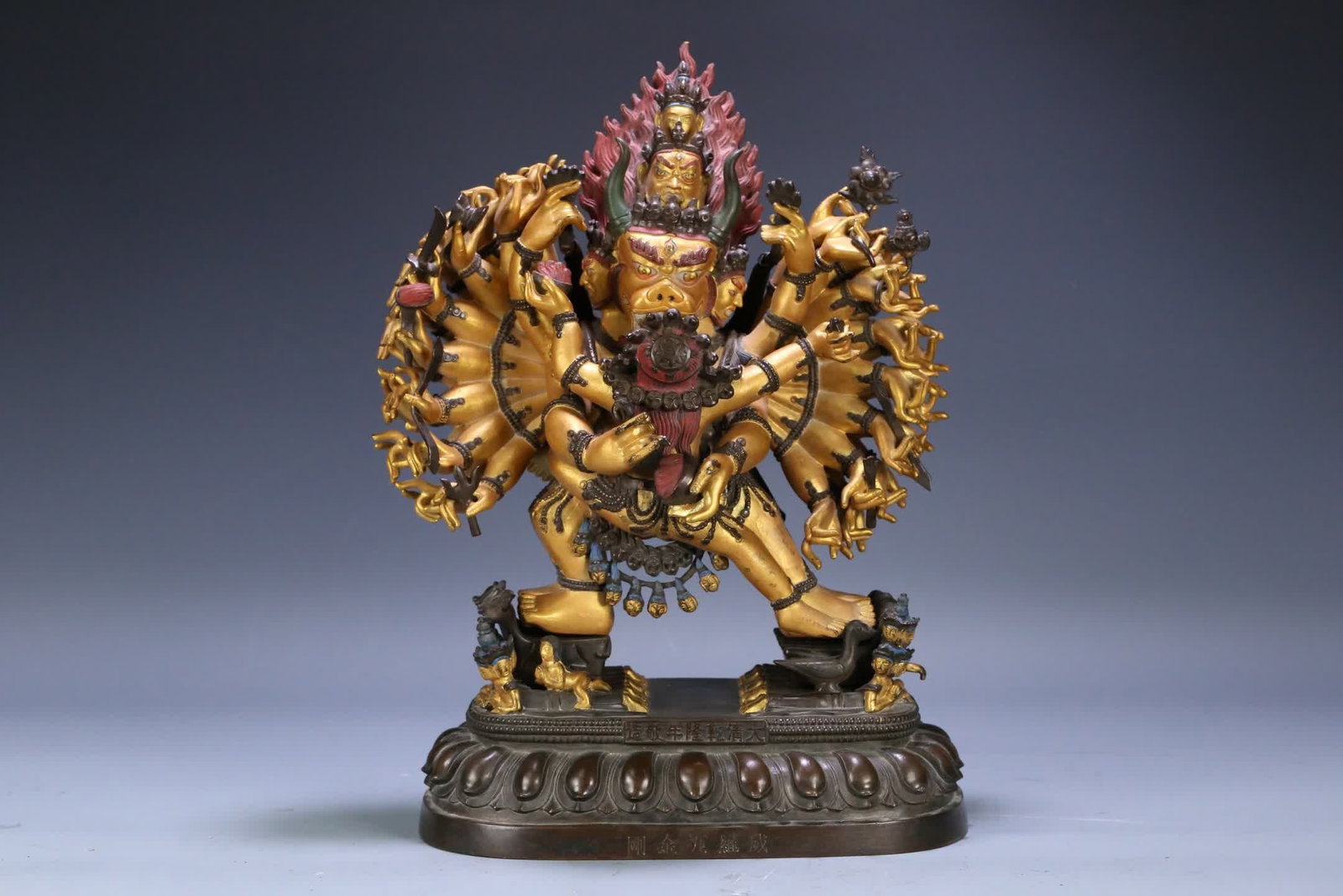 A Qing Dynasty Qianlong Sixth Rank Buddhist Pavilion, gilt bronze statue of the Great Majestic Vajra: Qing Dynasty Qianlong Emperor Sixth Rank Buddha Tower, gilt bronze statue of Great Power and Virtue SIZE: H:40x30x16cm W:16.5kg (The Dimensions Of All Batches Are Manually Measured.If You Need More De