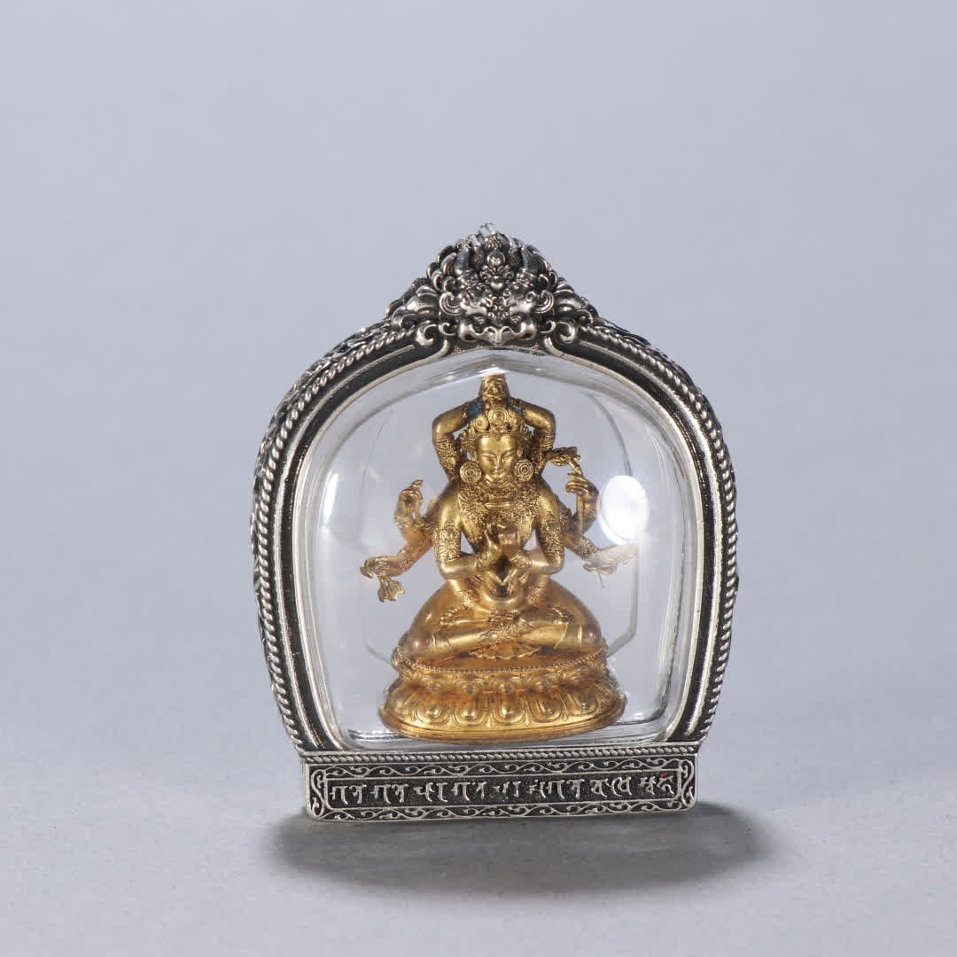 A gilt bronze six-armed Guanyin crow box (1 of 9)