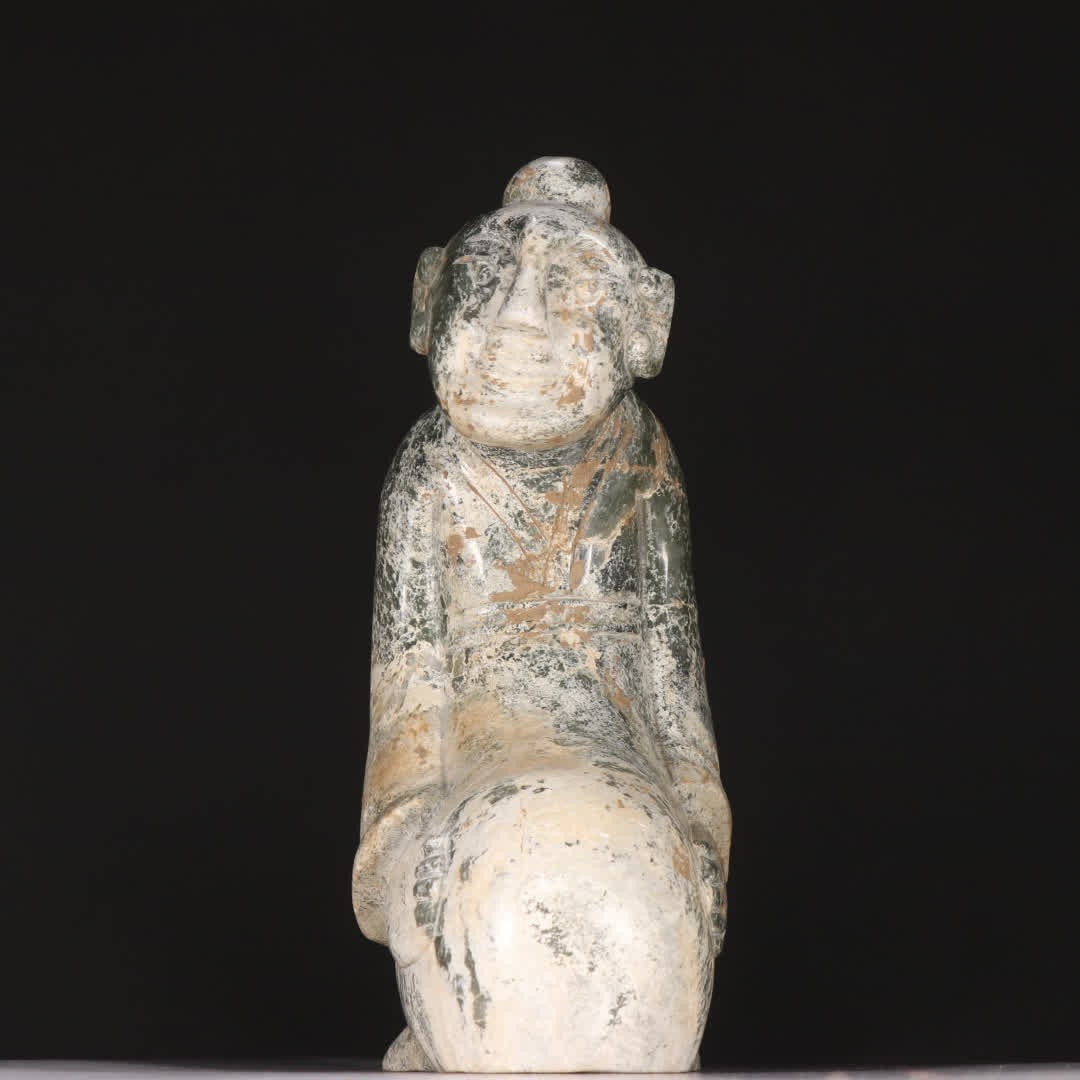 A Han Dynasty ancient jade kneeling figure ornament: Han Dynasty ancient jade kneeling figurine SIZE: H:17.5cm W:9cm W:1242.4g (The Dimensions Of All Batches Are Manually Measured.If You Need More Detailed Information, Please Contact Our Customer Servic
