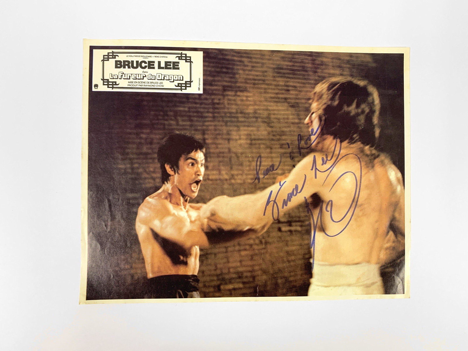 Autograph Signed Bruce Lee Lobby Card: Autograph Name(s): Bruce LeeProduct Category: 8 x 10 Genuie Autographed Official Promotional Lobby CardProduct Condition: Very Good We offer combined shipping and ship worldwide.Please read terms and 