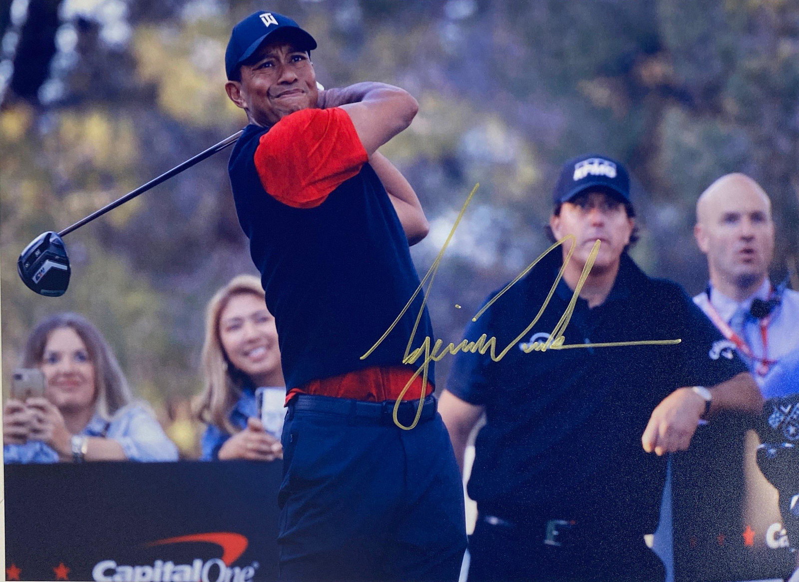 Autograph Signed Tiger Woods Photo: Autograph Name(s): Tiger WoodsProduct Category: 8 x 10 Genuie Autographed Photo Excellent Condition and Certified We offer combined shipping and ship worldwide.Please read terms and condition regardin