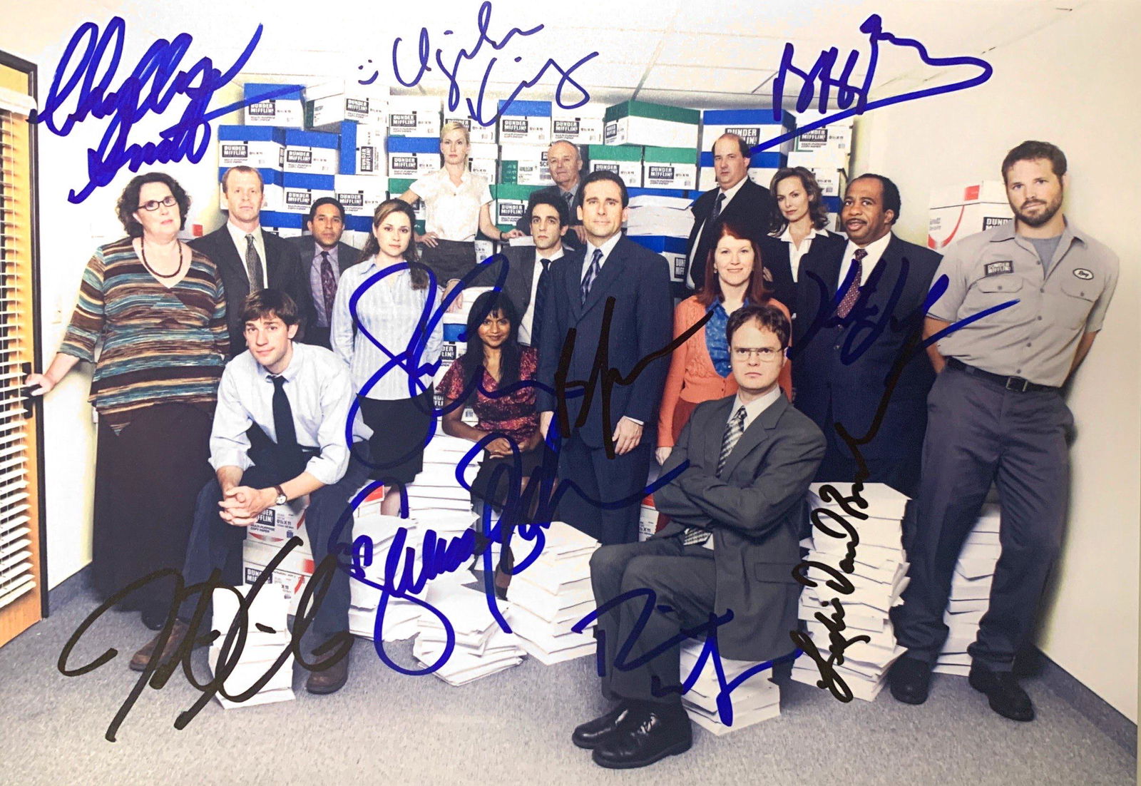Autograph Signed The Office Photo: Autograph Name(s): Phyllis Smith, Rainn Wilson, Steve Carell, Jenna Fischer, John Krasinski, Angela Kinsey, Brian Baumgartner, B.J. Novak, Leslie David Baker, Kate FlanneryProduct Category: 8 x 10 Gen