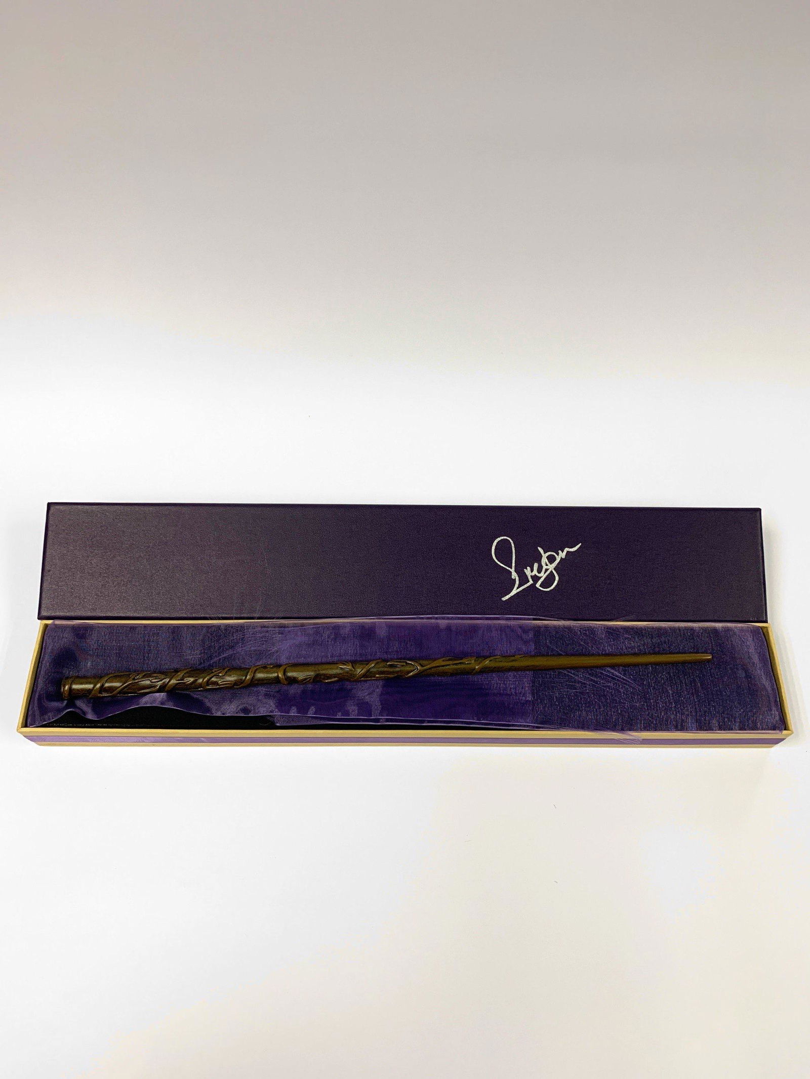 Autograph Signed Harry Potter Emma Watson Wand: Autographed by:Emma WatsonItem is in Excellent Condition and Certified. Please read our terms before placing bids.