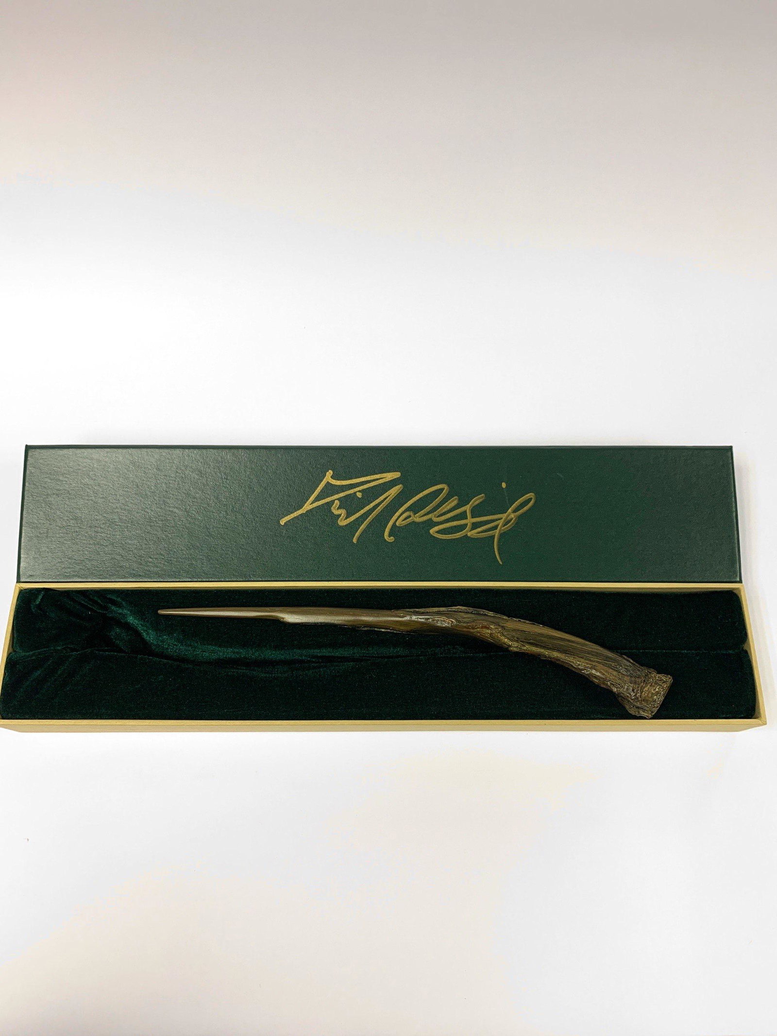 Autograph Signed Harry Potter Daniel Radcliffe Wand: Autographed by:Daniel RadcliffeItem is in Excellent Condition and Certified. Please read our terms before placing bids.
