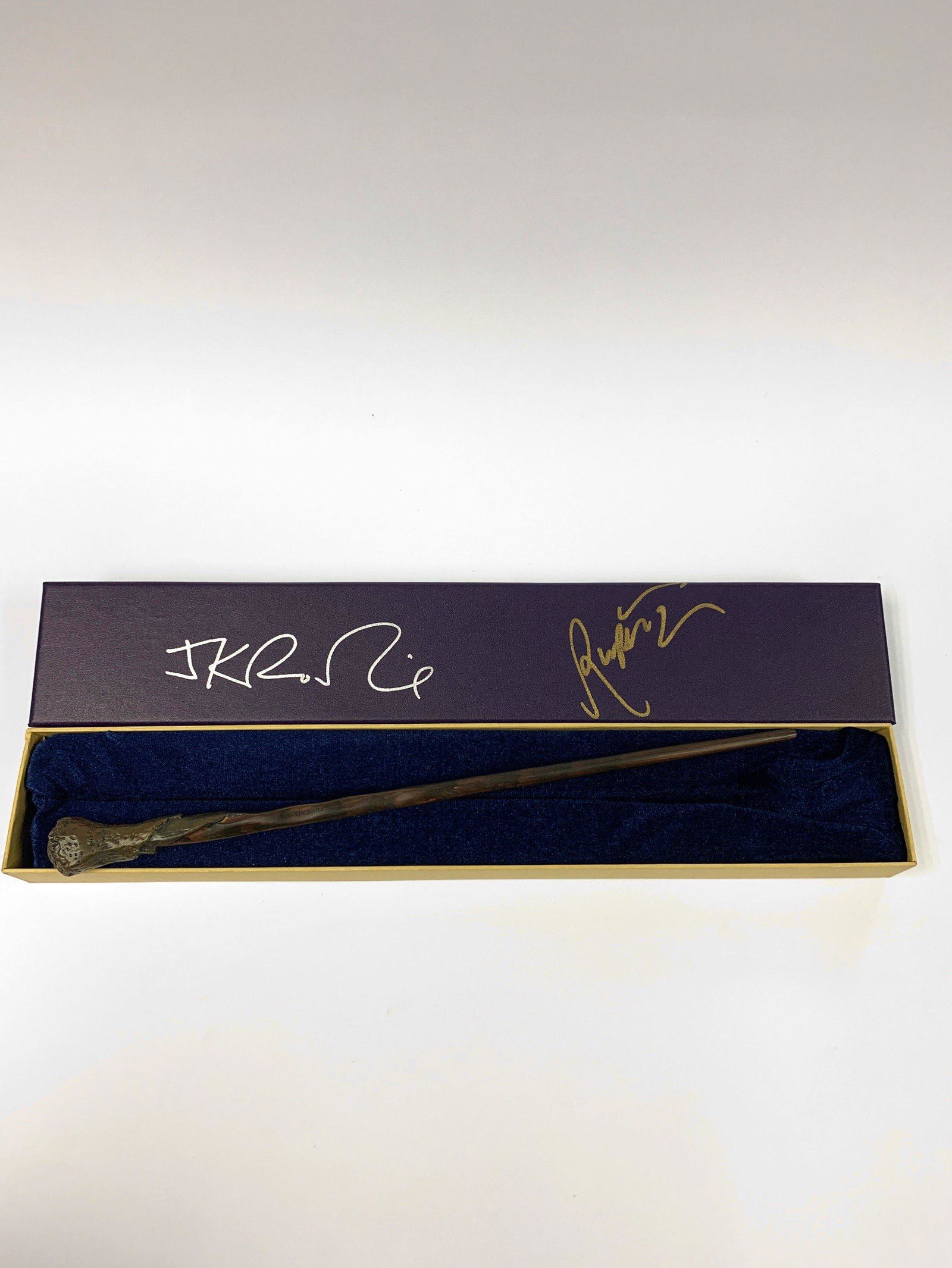Autograph Signed Harry Potter JK Rupert Wand: Autographed by:JK Rowling, Rupert GrintItem is in Excellent Condition and Certified. Please read our terms before placing bids.