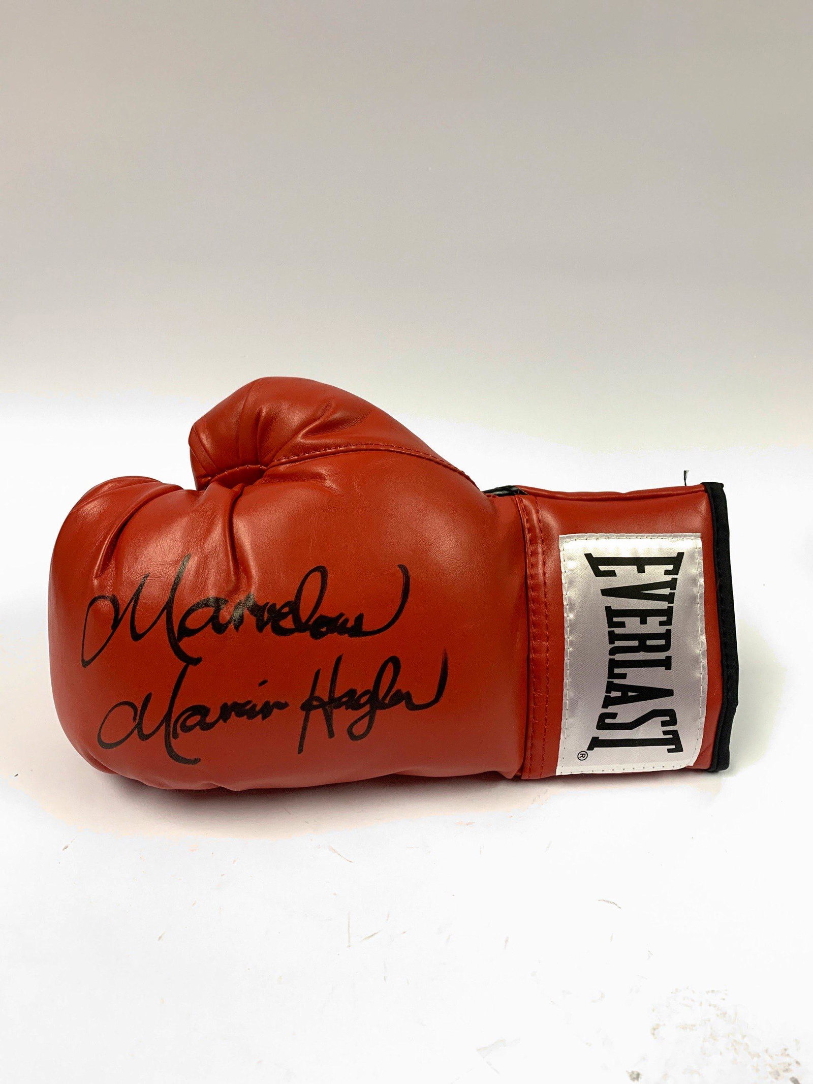Autographed Marvin Hagler Boxing Glove: Autographed by:Marvin HaglerItem is in Excellent Condition and Certified. Please read our terms before placing bids.