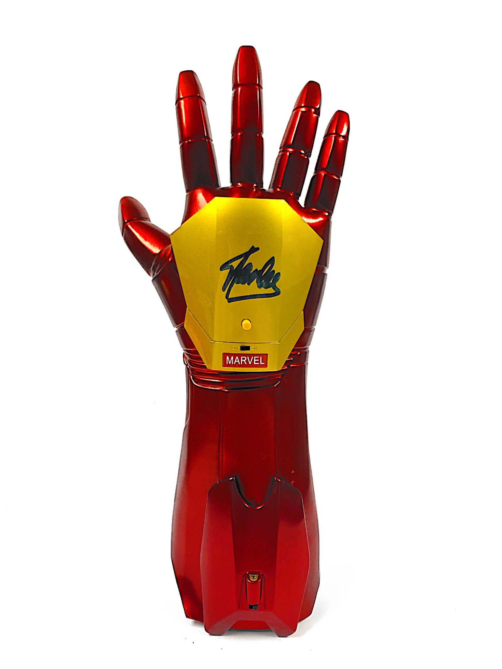 Autograph Signed Iron Man Glove: Autograph By: Stan LeeItem is in Excellent Condition and Certified. Please read our terms before placing bids.