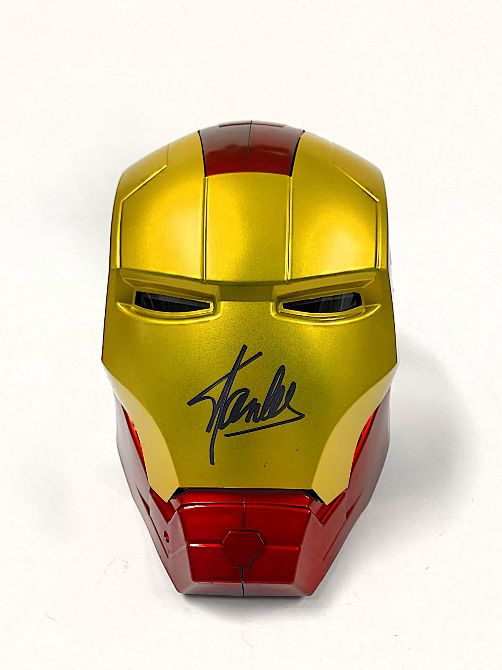 Autograph Signed Iron Man Helmet: Autograph By: Stan LeeItem is in Excellent Condition and Certified. Please read our terms before placing bids.