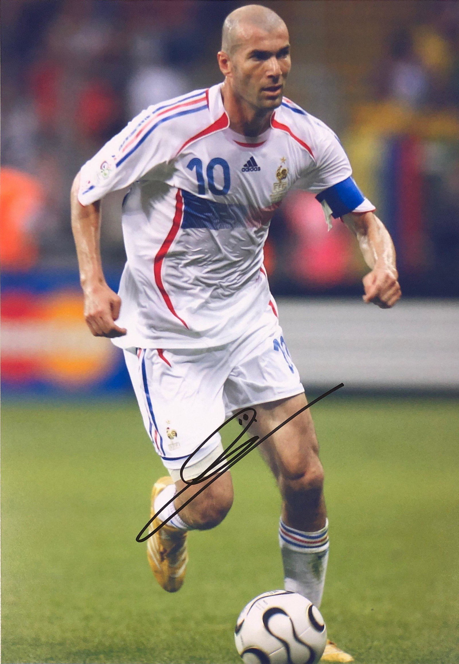 Zinedine Zidane Autograph Signed Photo: Autographed by:Zinedine ZidaneItem is in Excellent Condition and Certified. Please read our terms before placing bids.