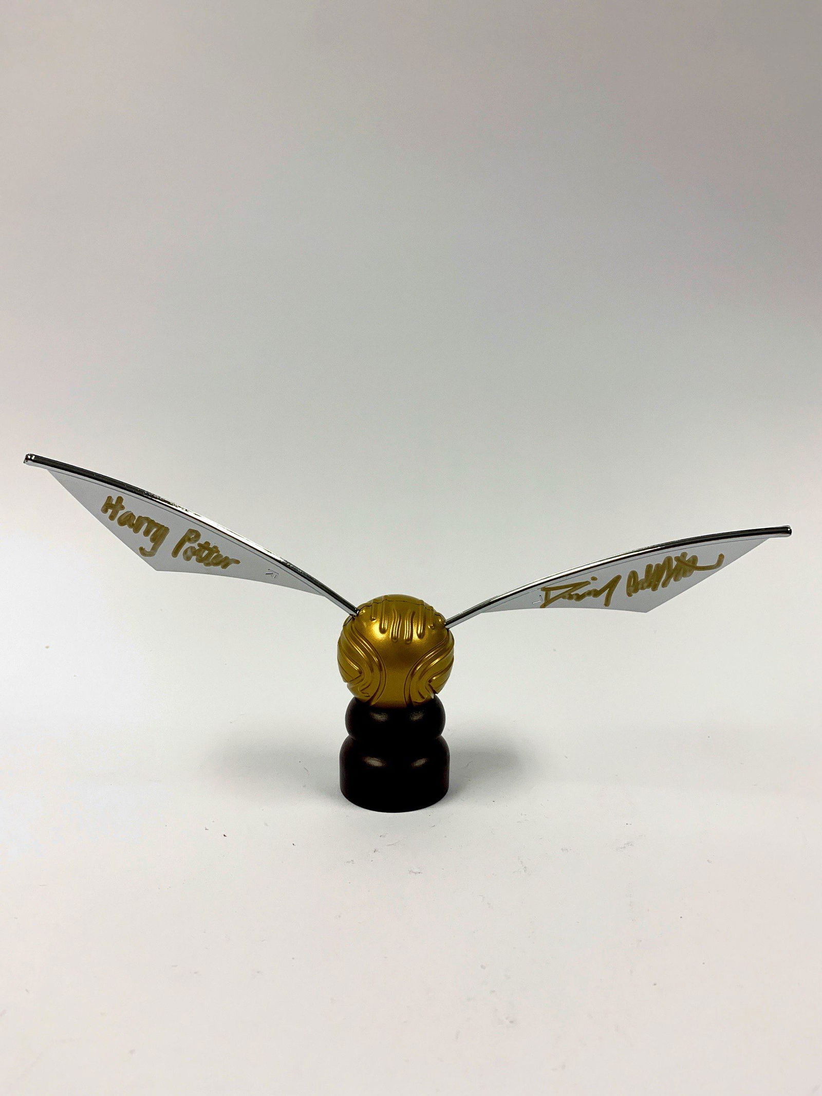 Signed Harry Potter quidditch Daniel Radcliffe (1 of 1)