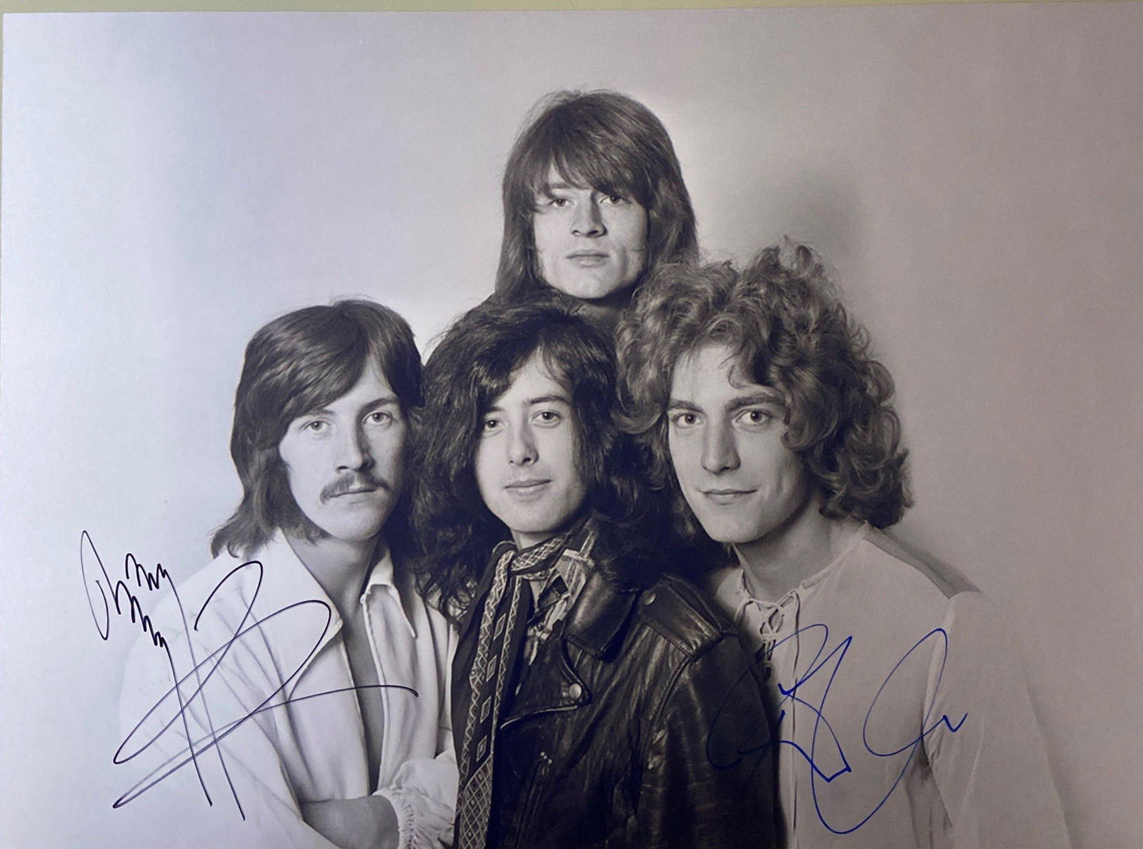 Autograph Signed Led Zeppelin Robert Plant Photo (1 of 1)