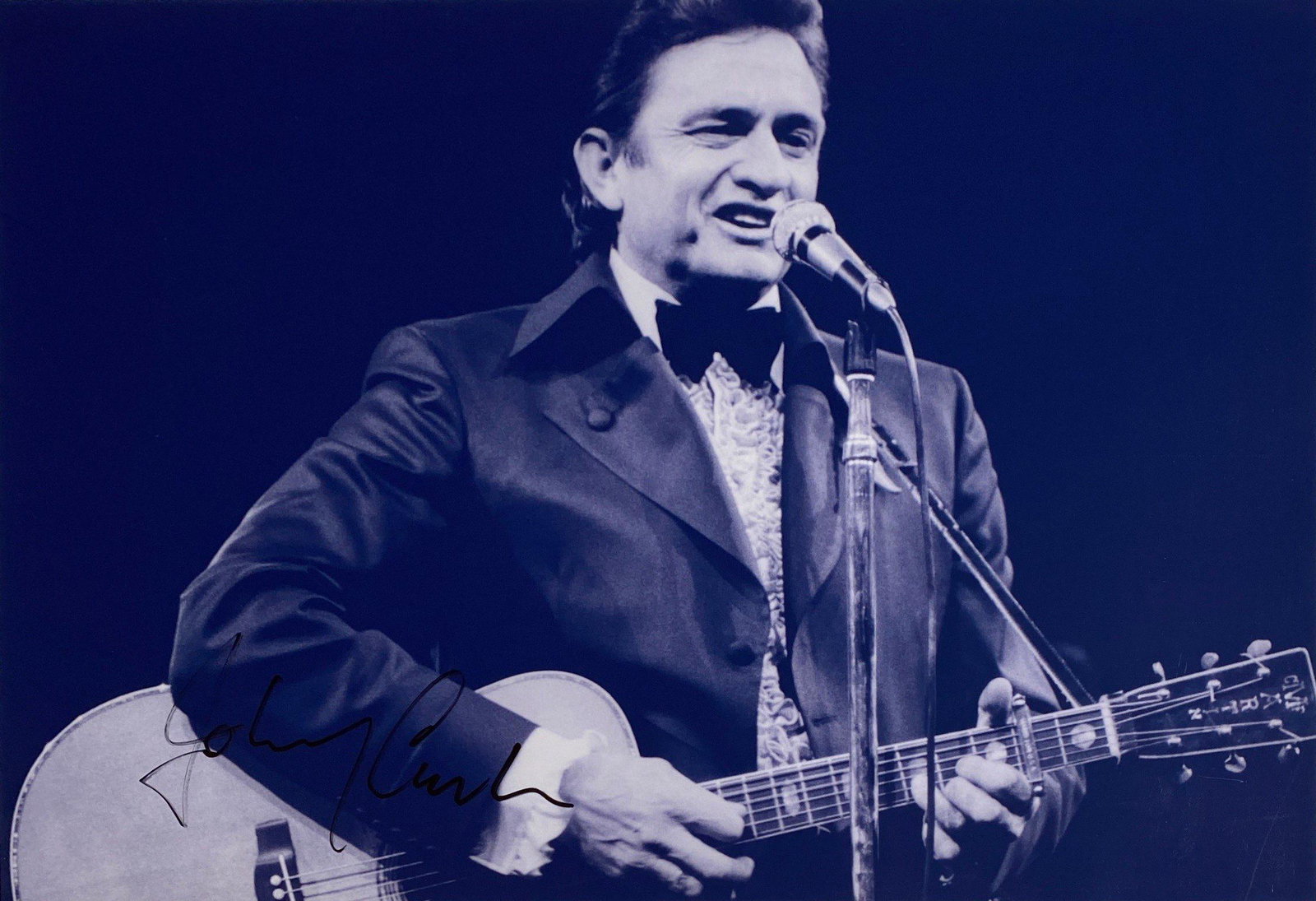 Autograph Signed Johnny Cash Photo: Autographed by:Johnny CashSize : 8" x 10"Excellent Condition and CertifiedPlease read our terms before placing bids.
