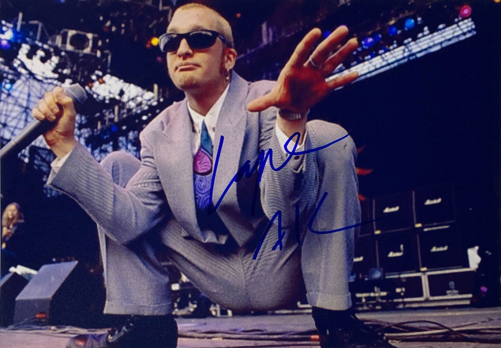 Signed Layne Staley Photo: Autograph By : Layne StaleySize : 8"x 10"Unframed Authenticated and Excellent ConditionPlease reas our terms before placing bids.