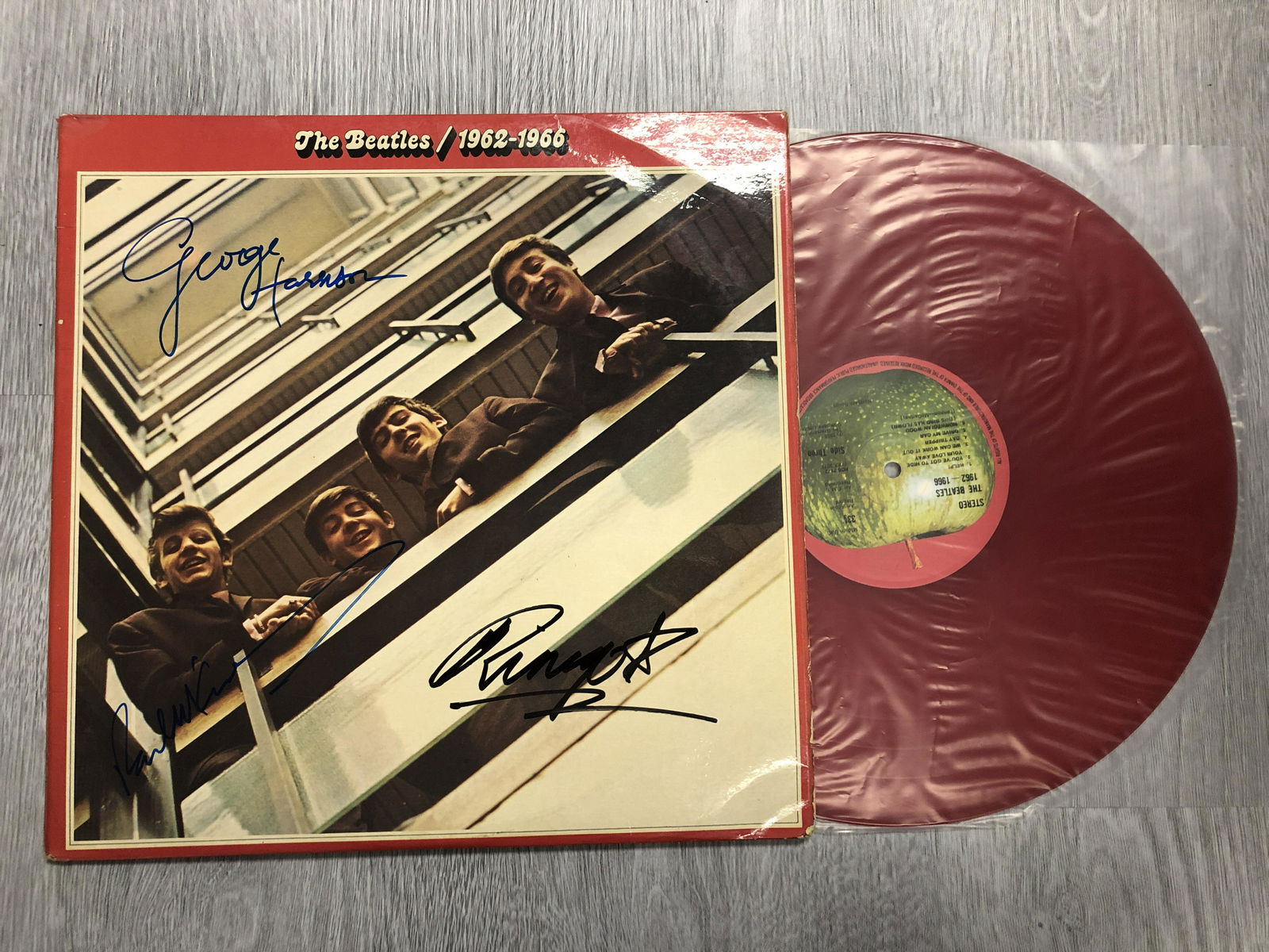 Autograph Signed Beatles Vinyl George Harrison (1 of 1)