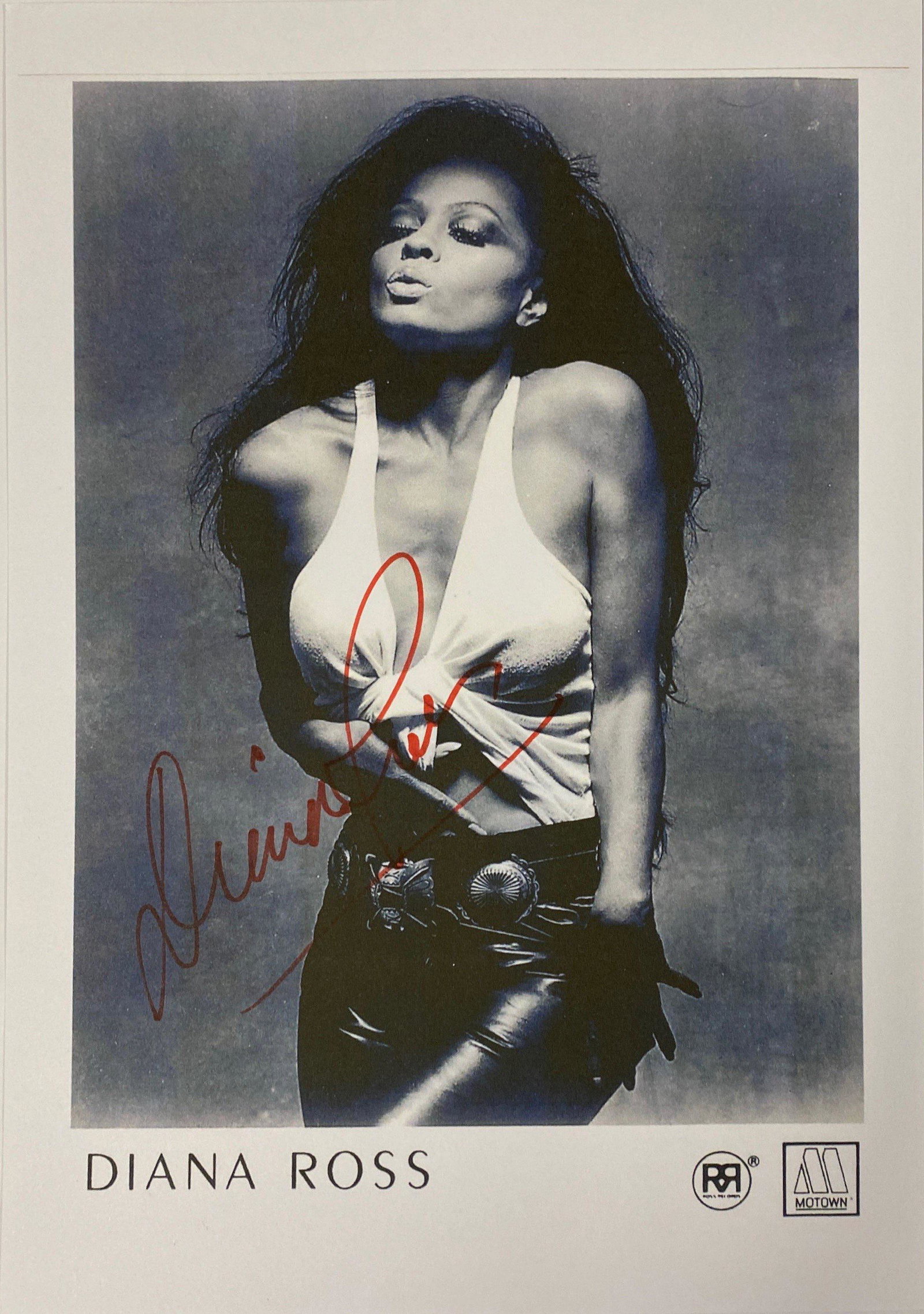 Signed Diana Ross Media Press Photo: Autograph By: Diana RossSize : 8"x10"Unframed Authenticated and Excellent ConditionPlease reas our terms before placing bids.
