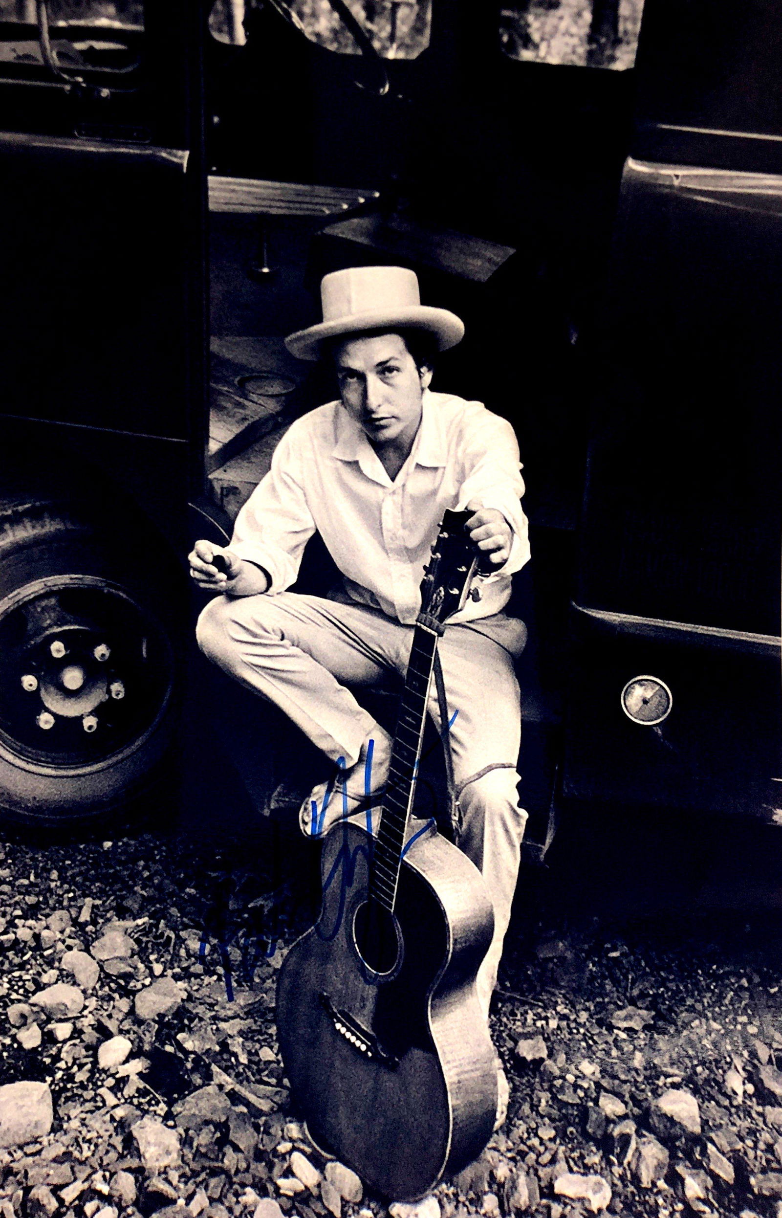 Autograph Signed Bob Dylan Photo (1 of 1)