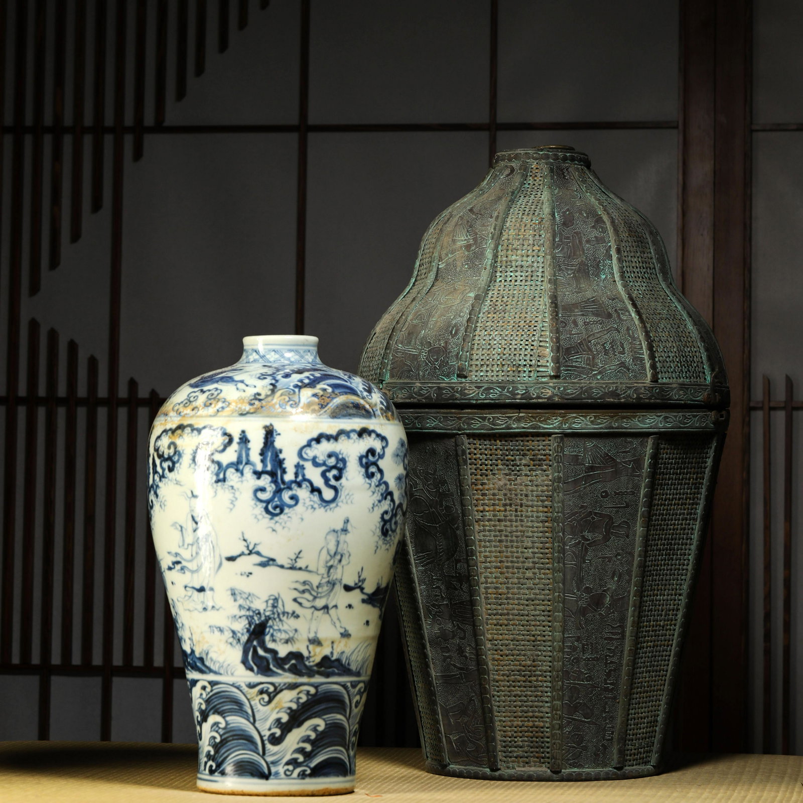 Ming Dynasty blue and white character story Plum vase: H:35cm D:19cm