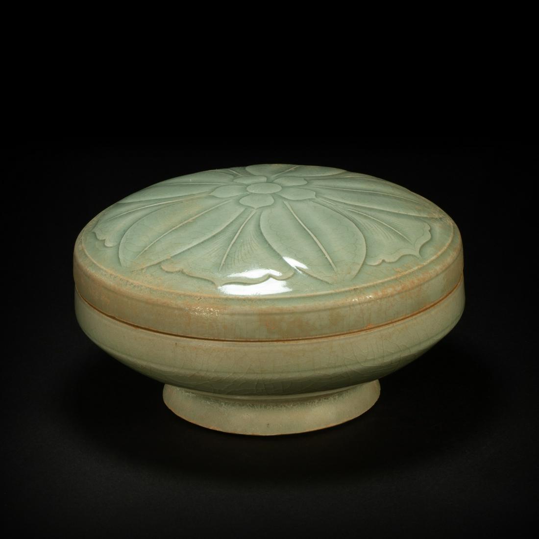 Song Dynasty Celadon Flower Lid Box (1 of 8)