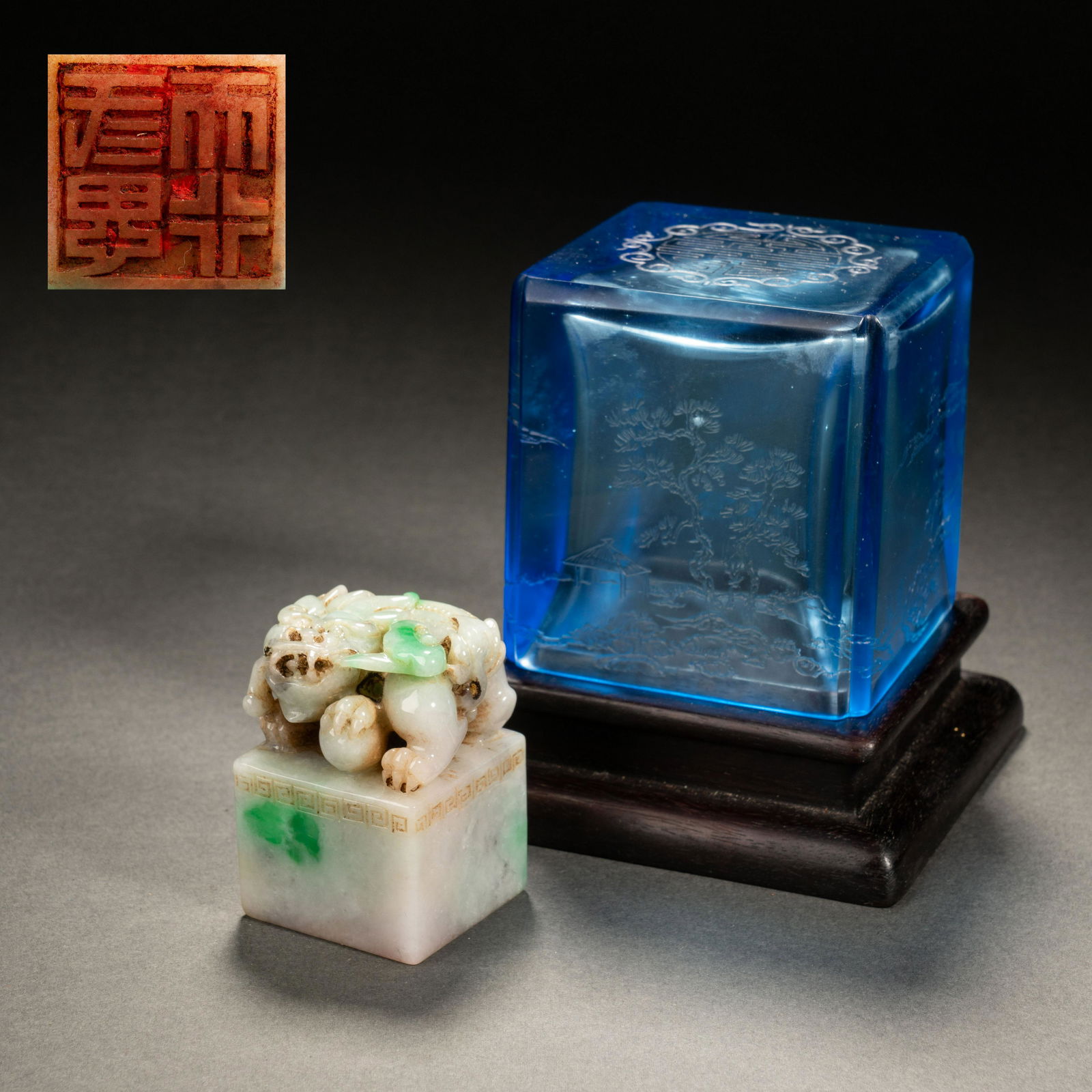 Qing Dynasty glazed seal box with emerald beast button seal (1 of 10)