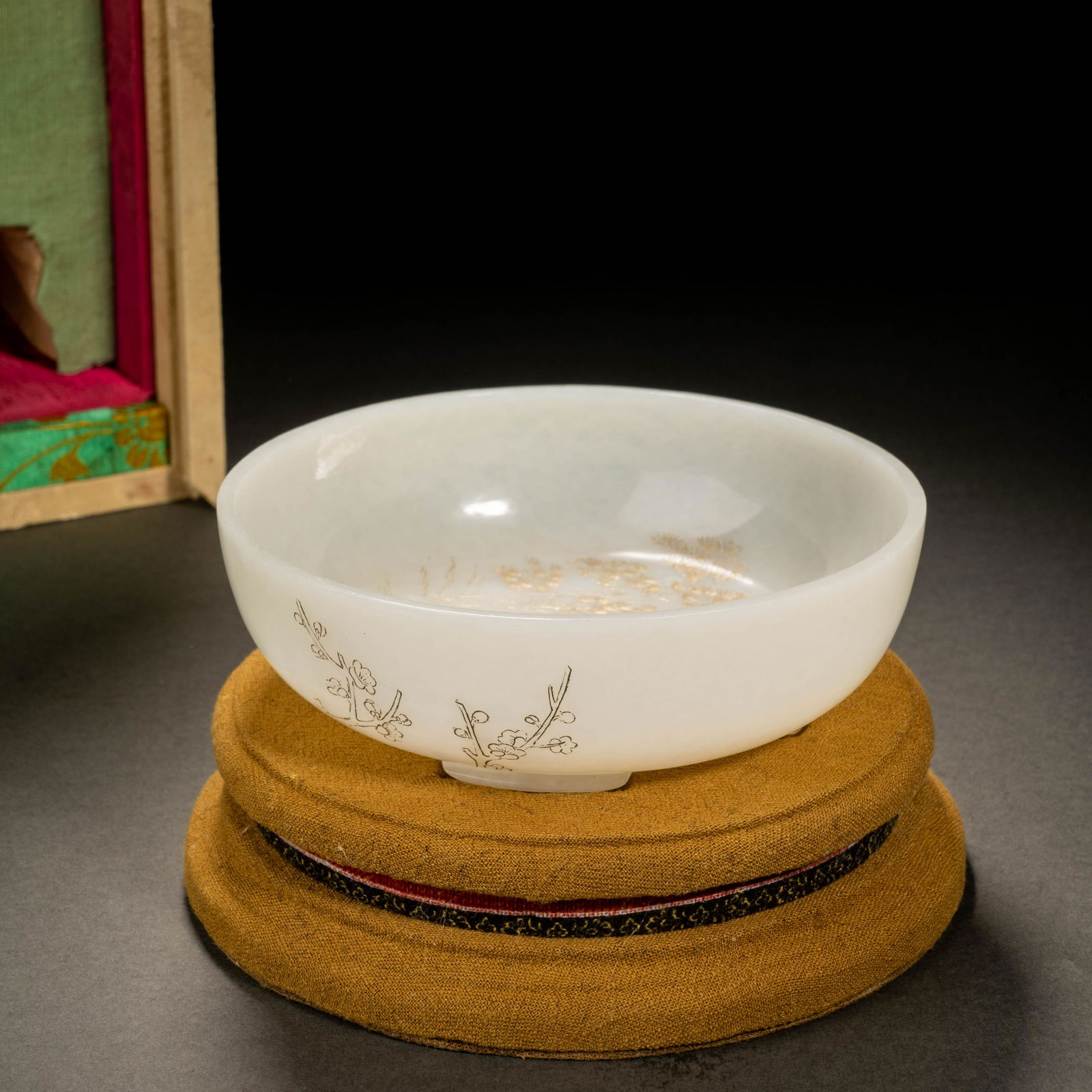 Qing Dynasty Hetian Jade Flower Bowl (1 of 10)