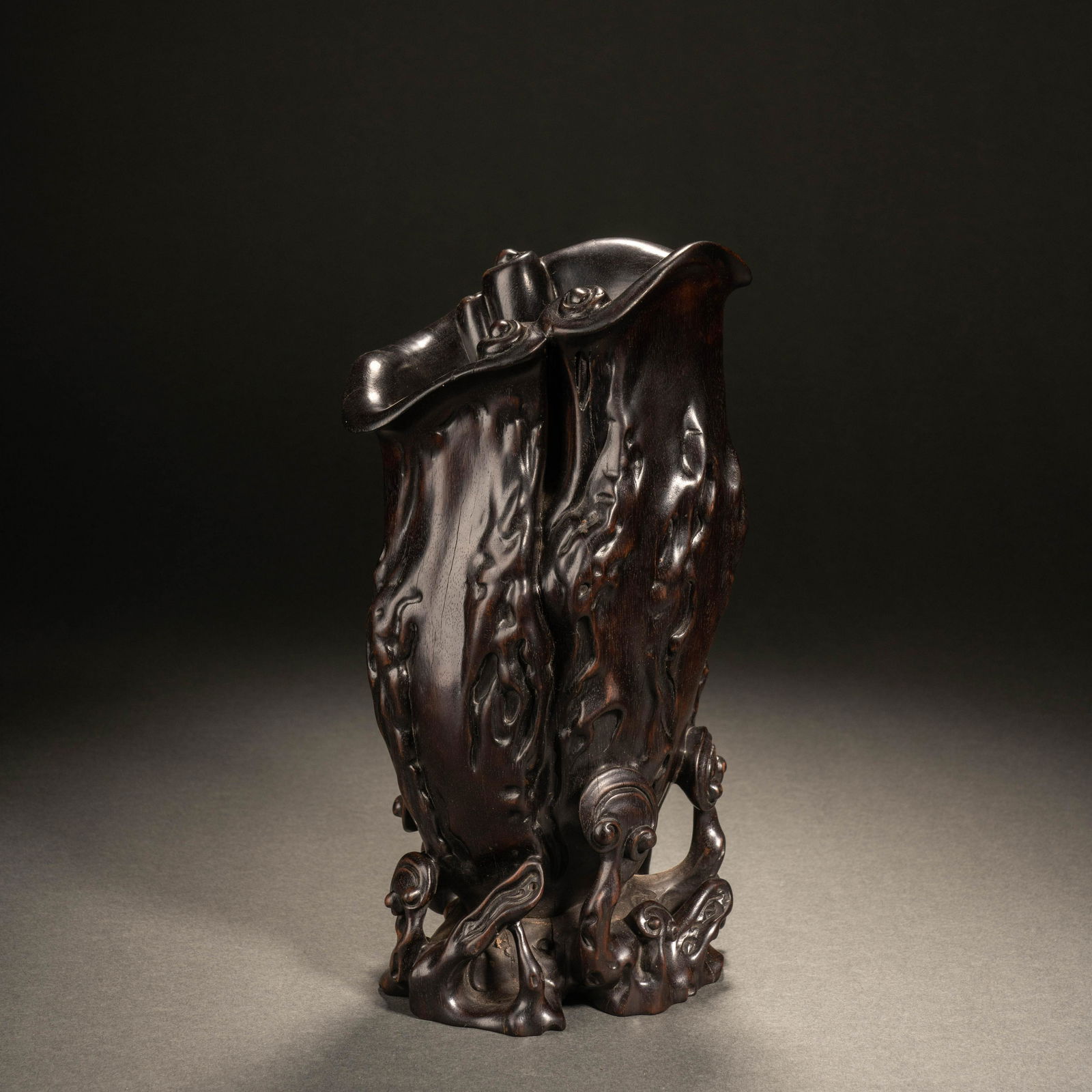 Qing Dynasty red sandalwood carved flower arrangement (1 of 10)