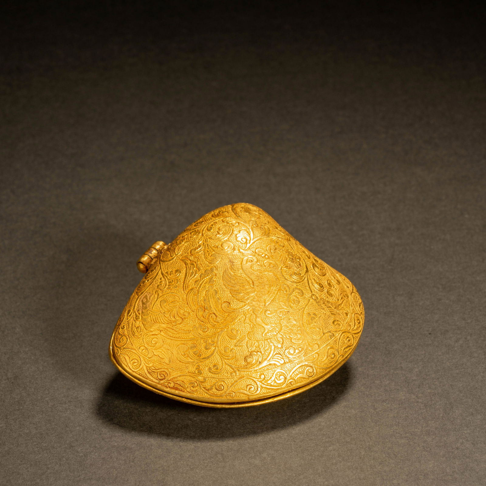 Tang Dynasty Pure Gold Clam Shell Incense Box (1 of 8)