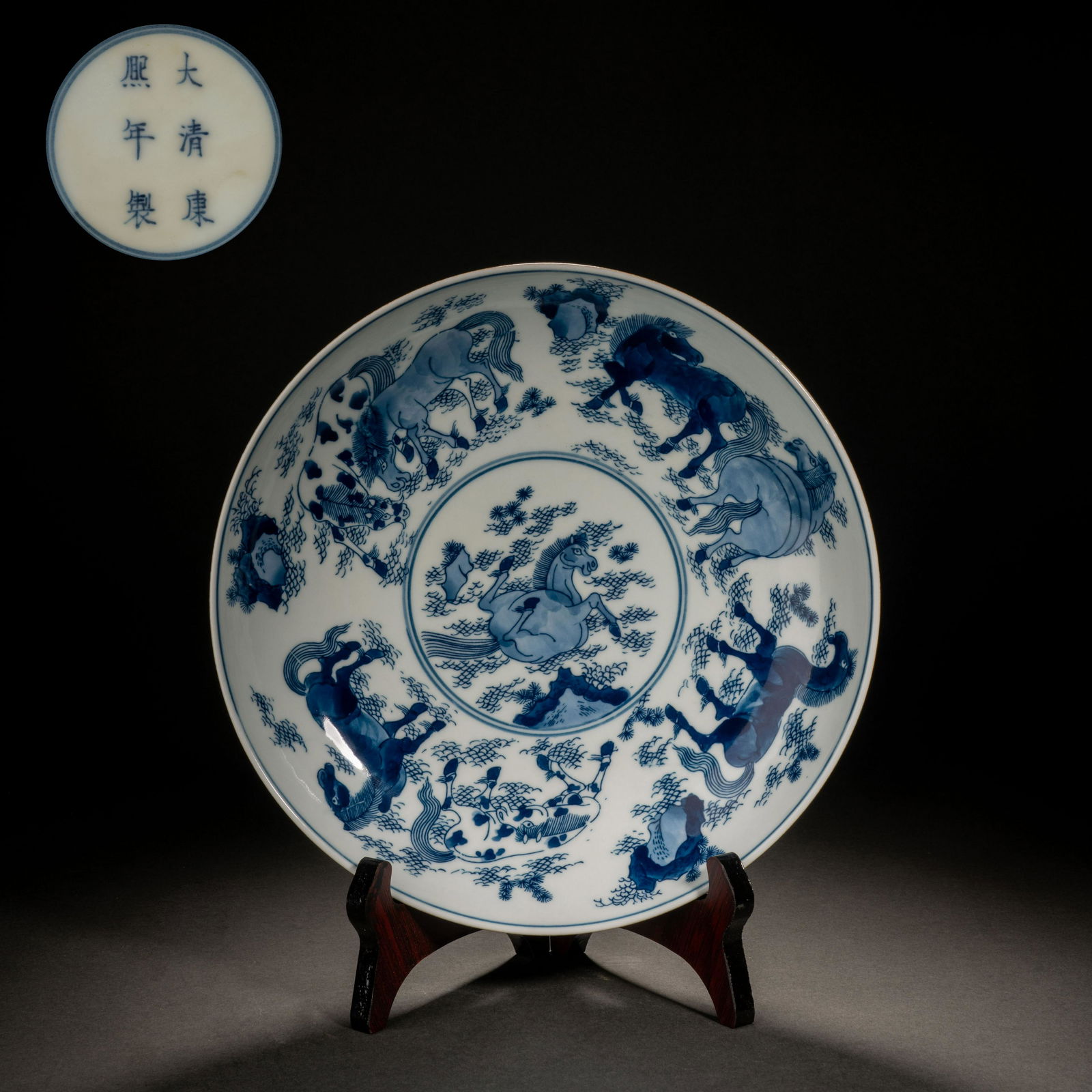 Qing Dynasty blue and white horse pattern appreciation plate (1 of 8)