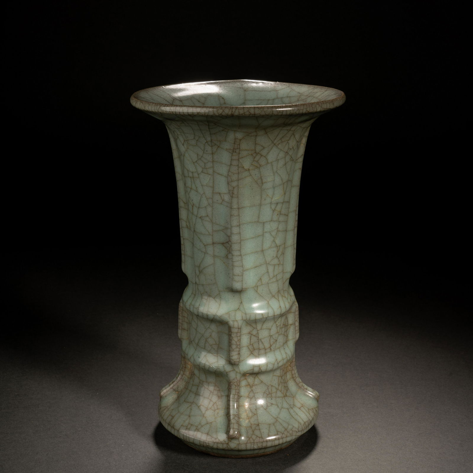 Song Dynasty official kiln vase (1 of 7)