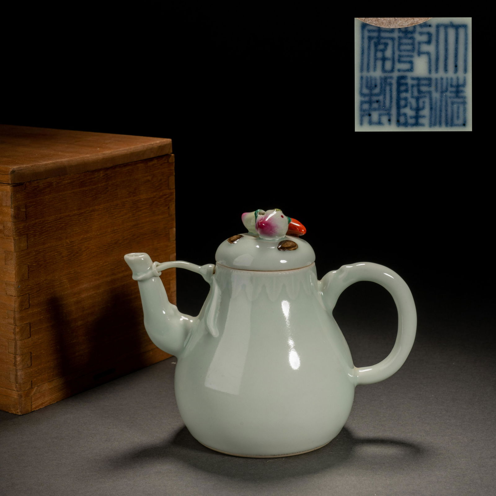 Qing Dynasty celadon-glazed and pastel longevity peach button pot (1 of 10)