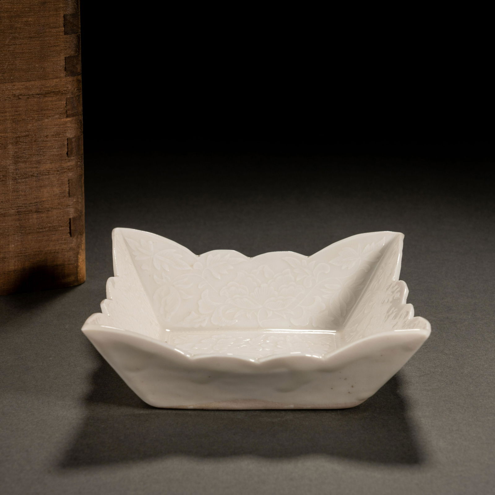 Song Dynasty Ding kiln square bucket (1 of 8)