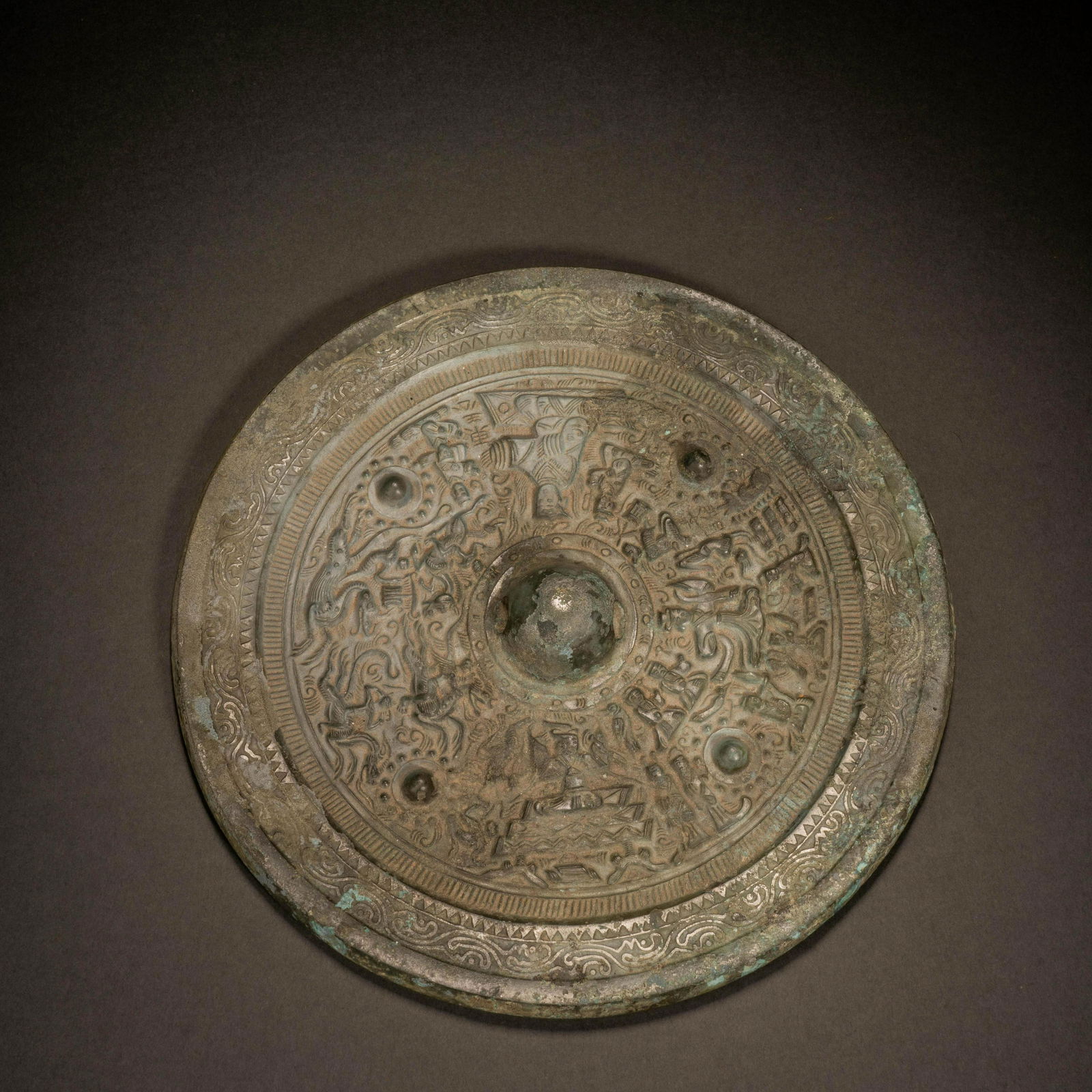 Tang Dynasty bronze figure mirror (1 of 7)