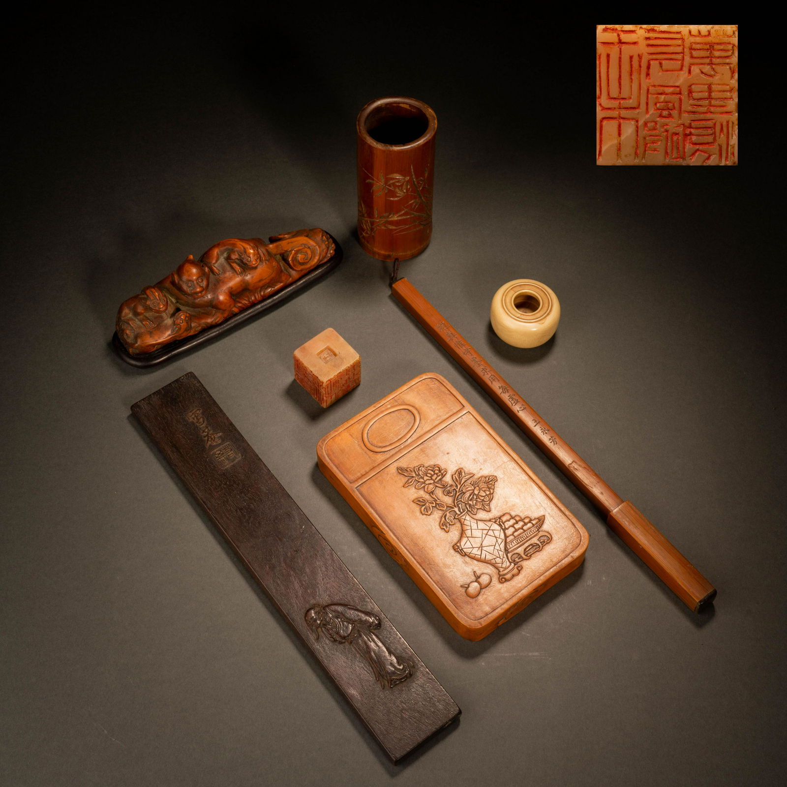 Qing Dynasty wooden study room (1 of 10)