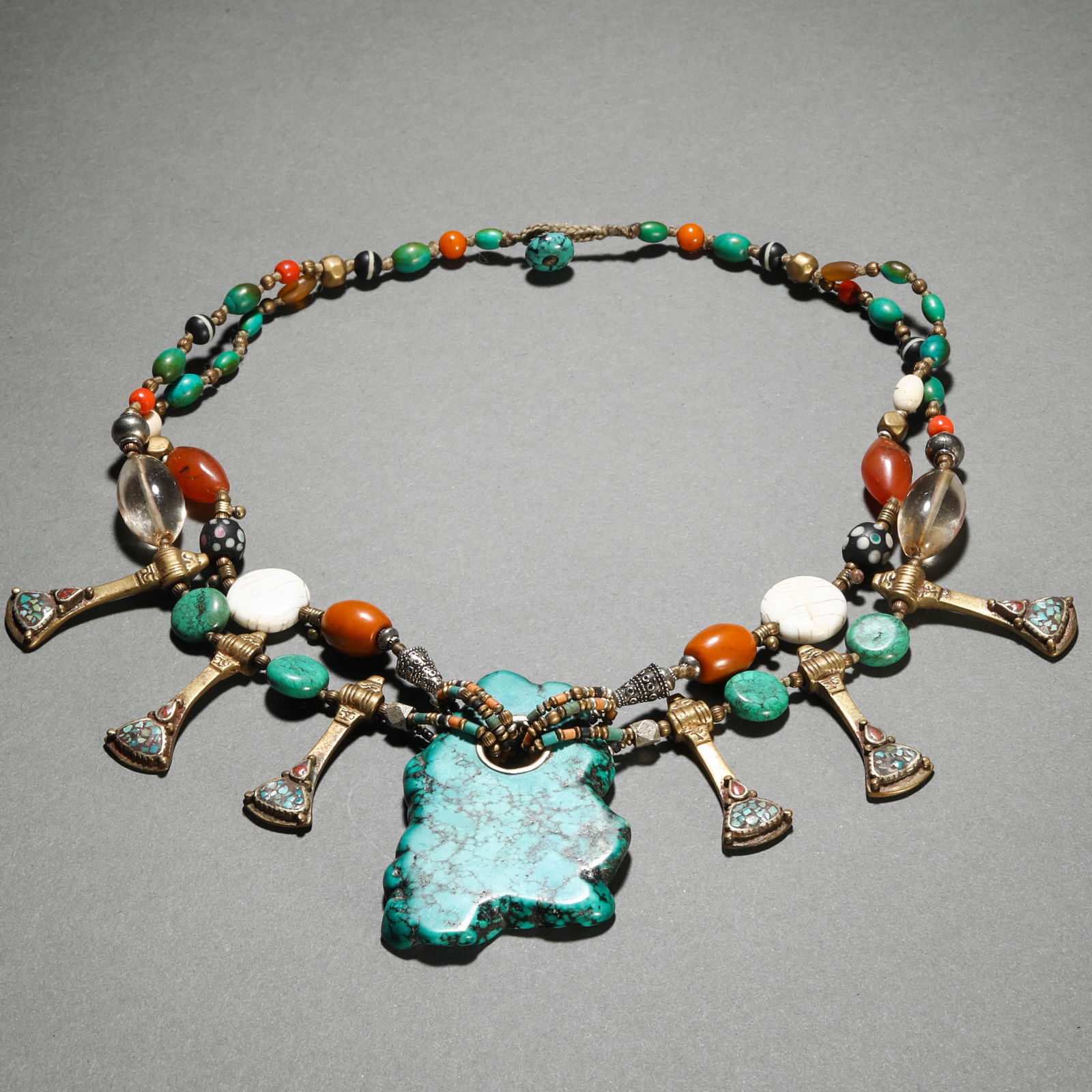 Qing Dynasty jade necklace (1 of 8)